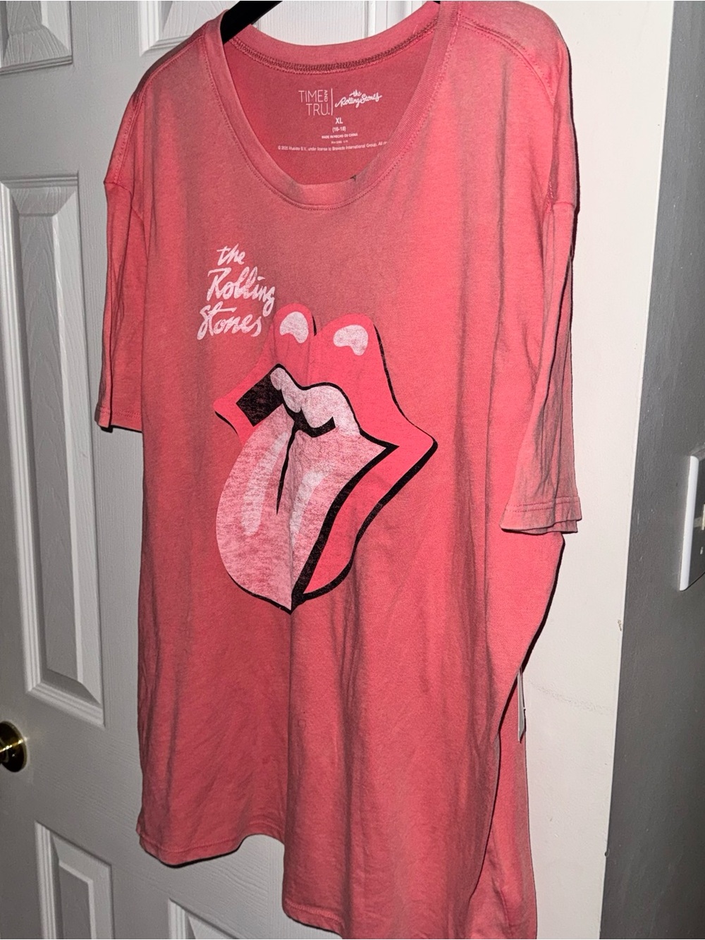 Rolling Stones Graphic Tee Bundle Women XL NWT Pink Yellow Band Shirt 2 Bundle - Picture 11 of 13